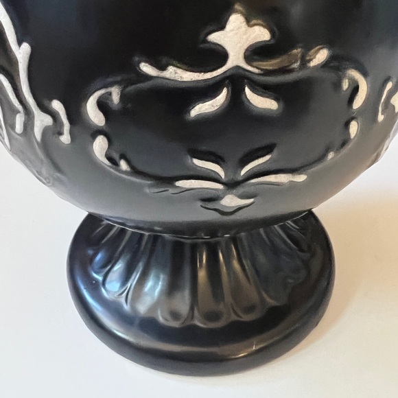 NWT Ceramic Apothecary Jar Embossed Ornate Skull Design “Pick Your Poison” 9.5” - Picture 6 of 15